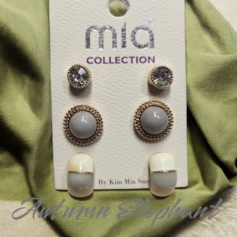 NWT Mia Collection Earring Set